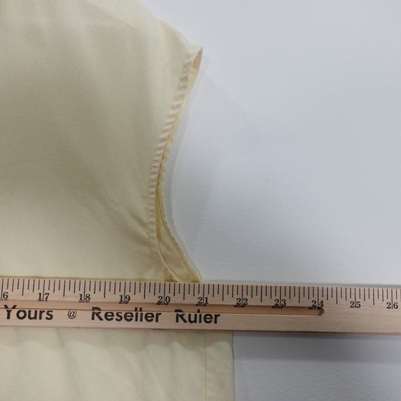 Uniqlo Top Womens Size Medium V‎ Neck Tank Casual Flowy Pleated Yellow Light - Picture 3 of 11